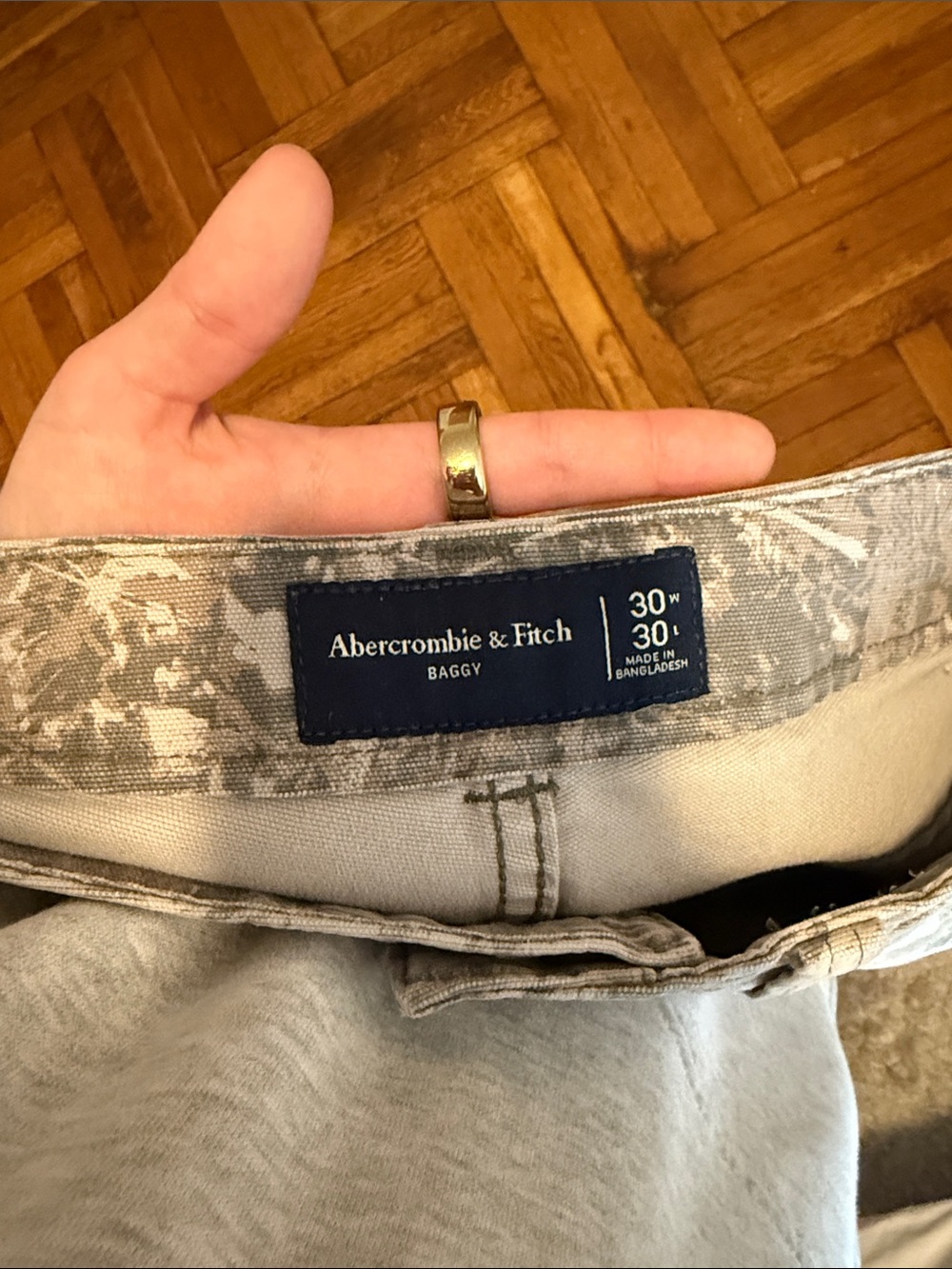 Abercrombie & Fitch Women's Baggy Jeans in Light Gray & Green Camo